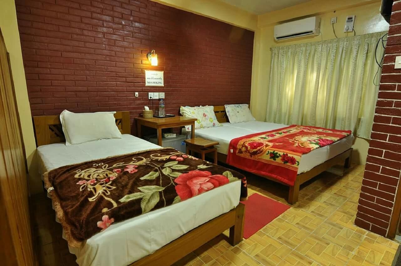 Gold Star Guest House Nyaung-U Exterior photo