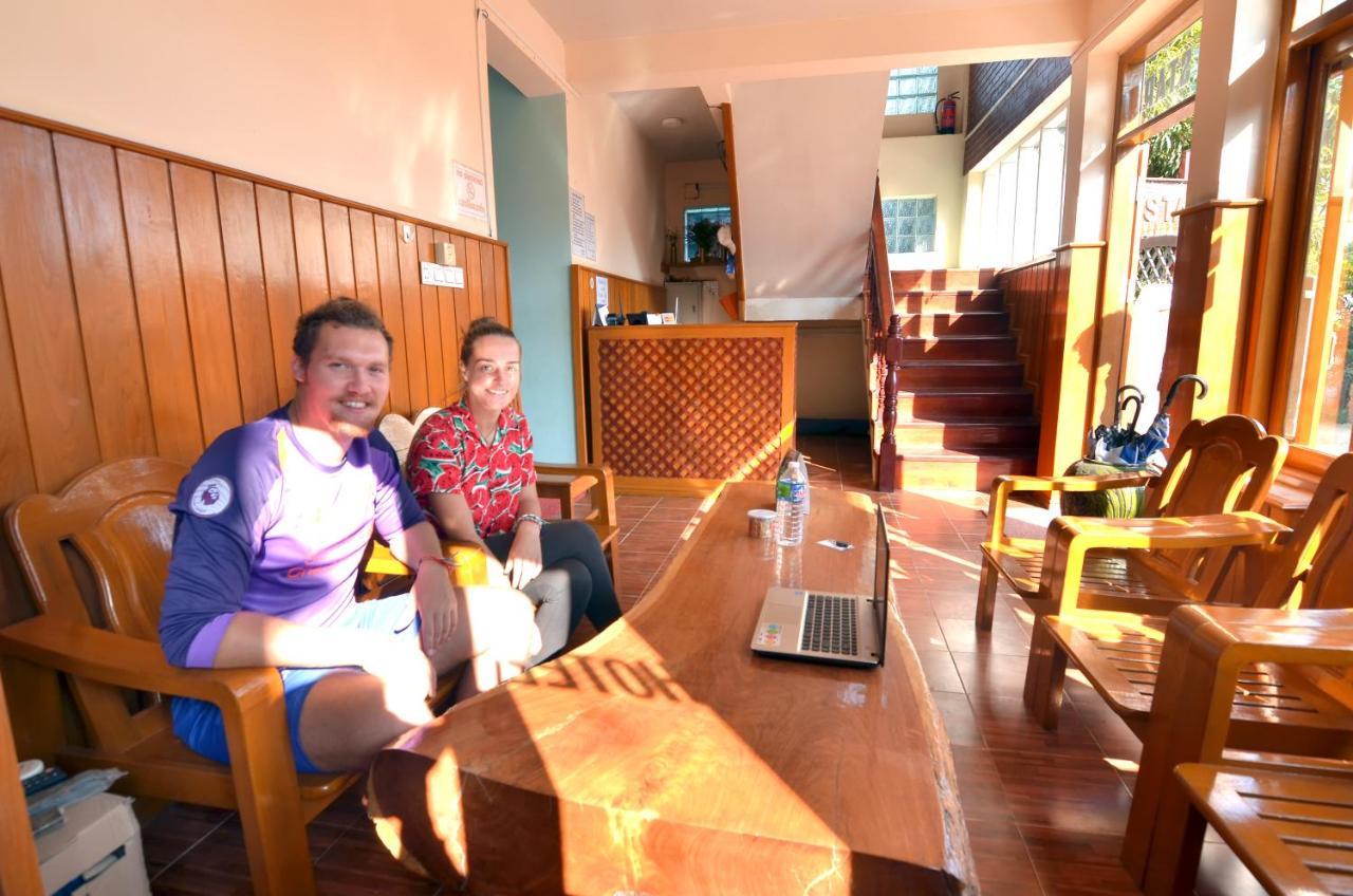 Gold Star Guest House Nyaung-U Exterior photo