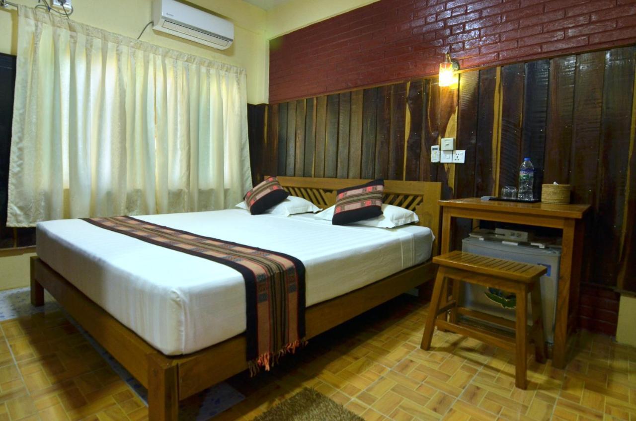 Gold Star Guest House Nyaung-U Exterior photo